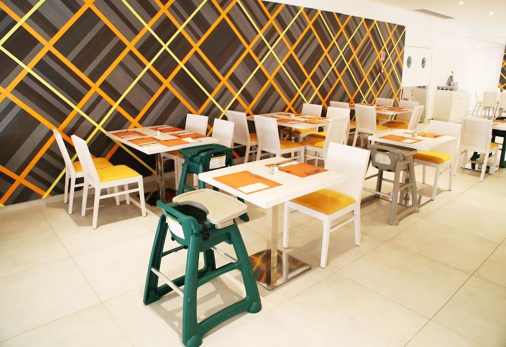 Stil Victoria Playa Hotel Es Migjorn Gran Bagian luar foto